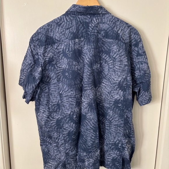 Banana Republic Men's Blue Shirt - Picture 3 of 3